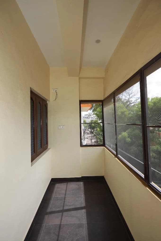 Balcony corridor